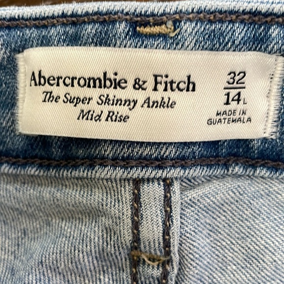 Abercrombie & Fitch Skinny Jean - Picture 4 of 4